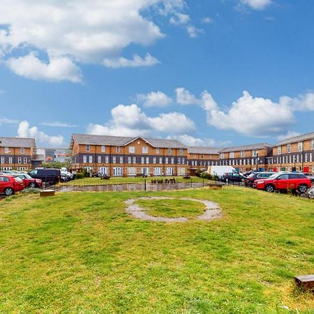 Appartamento Elegant 1Bed Flat With Parking 5 Min To Hackney Wick Londra Esterno foto