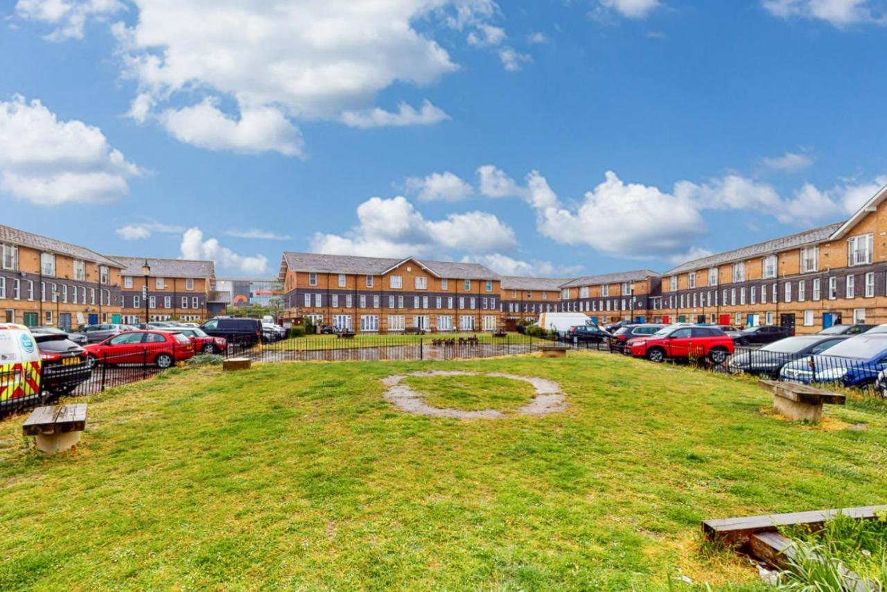 Appartamento Elegant 1Bed Flat With Parking 5 Min To Hackney Wick Londra Esterno foto