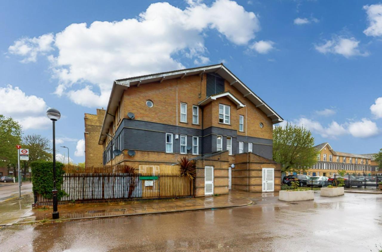 Appartamento Elegant 1Bed Flat With Parking 5 Min To Hackney Wick Londra Esterno foto